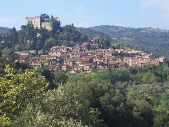 Castelnou village médiéval